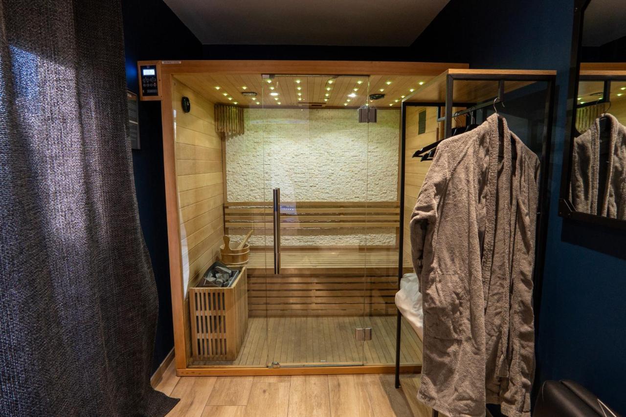 Capsule Temps Suspendu - Balneo, Home Cinema & Billard Valenciennes Exterior foto