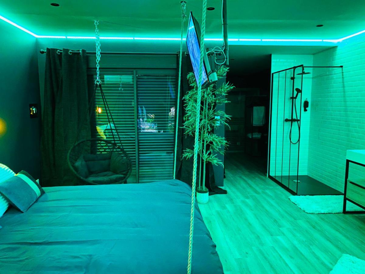 Capsule Temps Suspendu - Balneo, Home Cinema & Billard Valenciennes Exterior foto